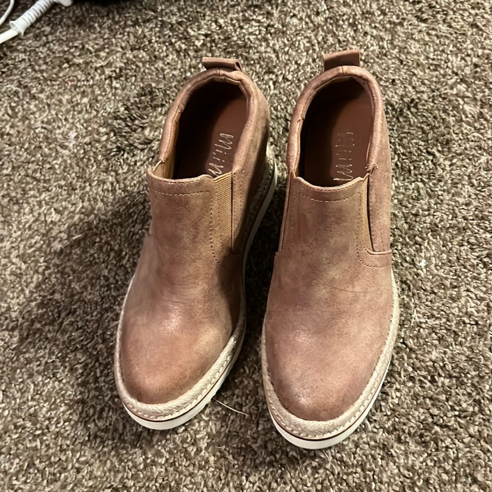 Womens shoes